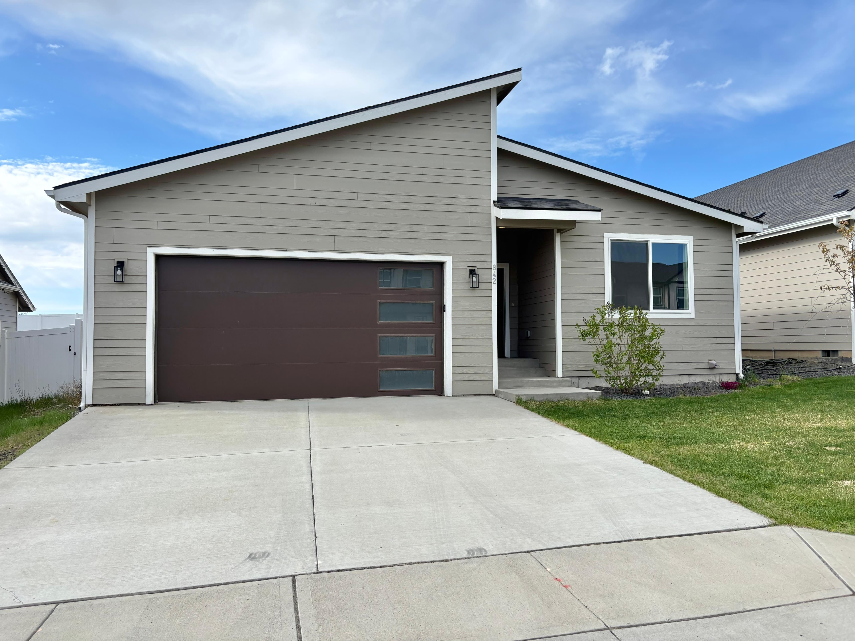 842 Greenfield Drive